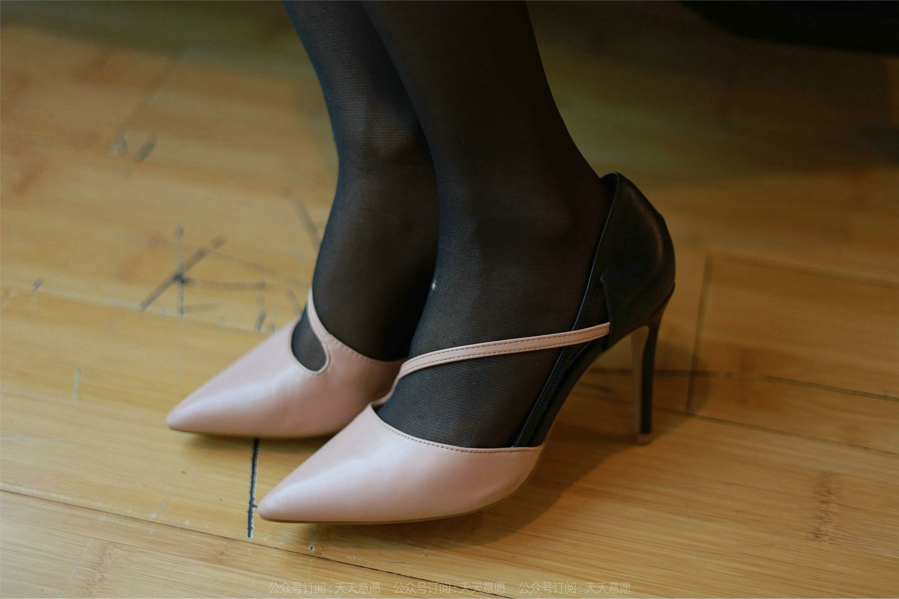 IESS异思趣向  2022.03.02 丝享家1017：婉萍《黑丝咖啡》